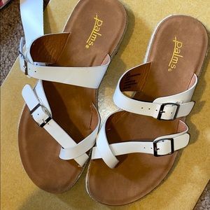 Palms Toe Ring Sandals 🤍